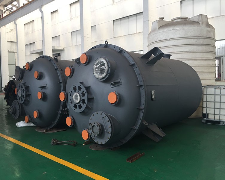 鋼襯（chèn）高（gāo）密（mì）度（dù）聚乙烯（HDPE)設（shè）備